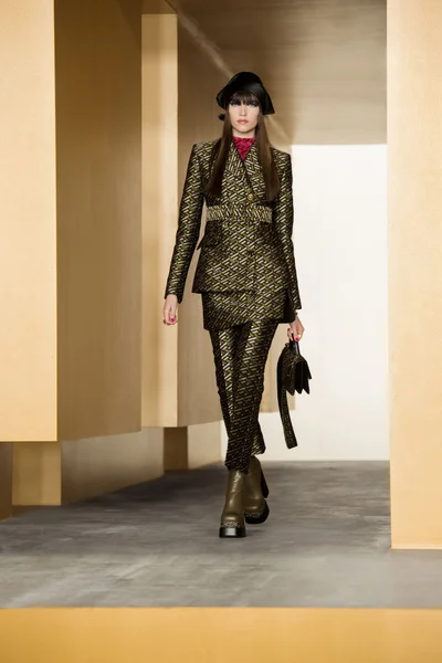 Look 24